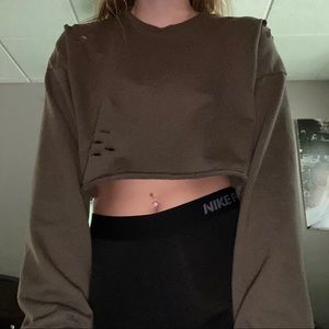 Cropped crew neck